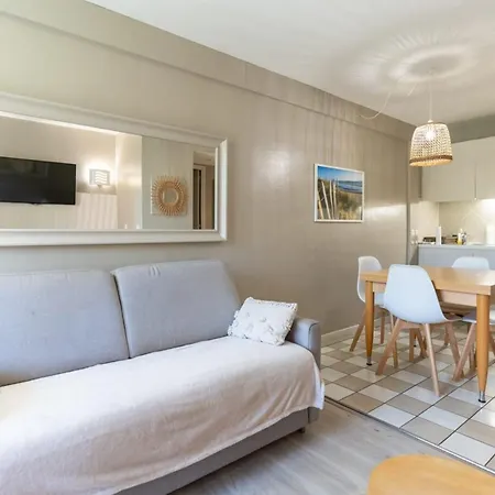 Appt 6 Pers Avec Piscine Couverte Tennis Et Parking Prive Gratuit 117